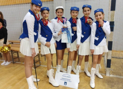 Fotografija 8 - Primoštenske mažoretkinje