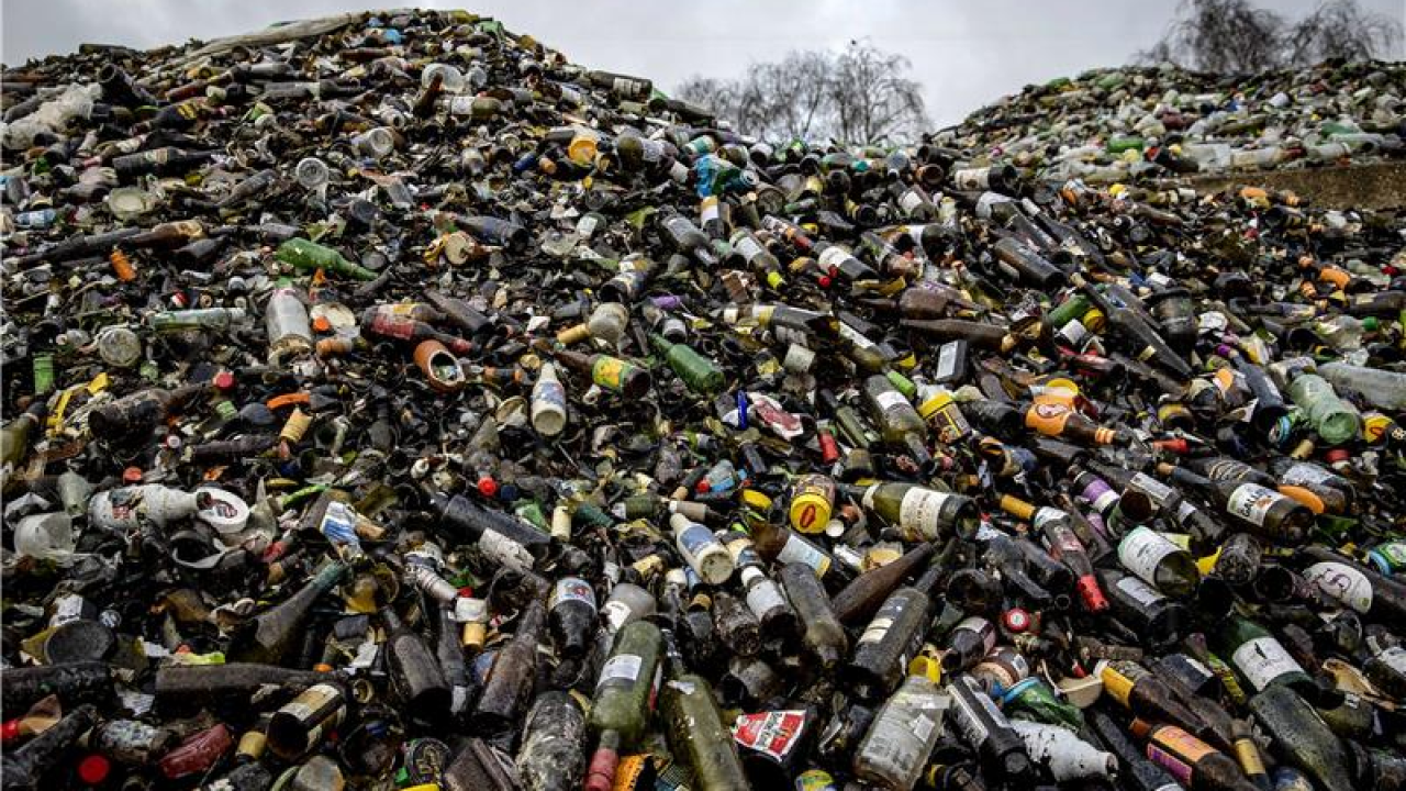 Pića u staklenim bocama sadrže više mikroplastike nego ona u plastičnima