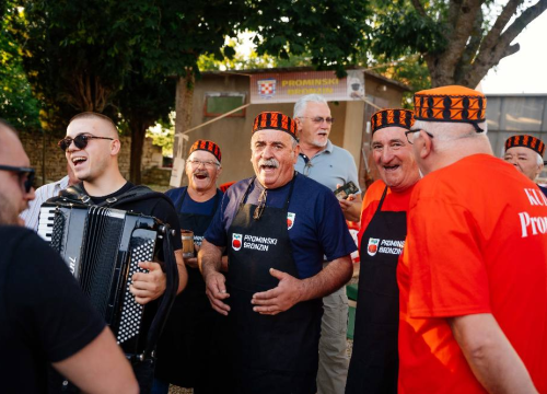 Fotografija 14 - Održan Prominski bronzin: Spoj običaja, gastronomije i zajedništva