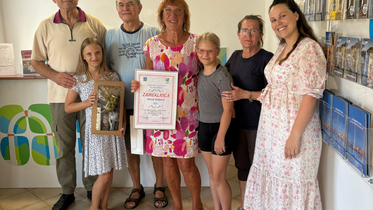 Obitelj Sedlaček iz Češke 15 godina ljetuje u Pirovcu: Turistička zajednica im zahvalila na vjernosti