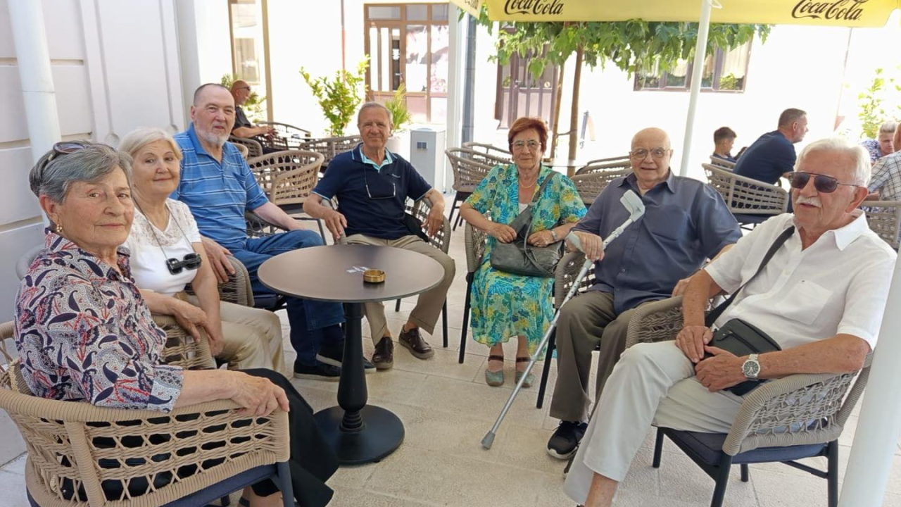 Prva generacija drniških gimnazijalaca proslavila 60 godina mature