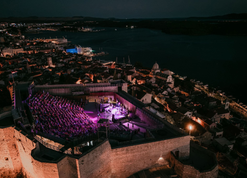 Fotografija 27 - Večer za pamćenje: Matija Cvek & The Funkensteins rasplesali publiku na Tvrđavi sv. Mihovila