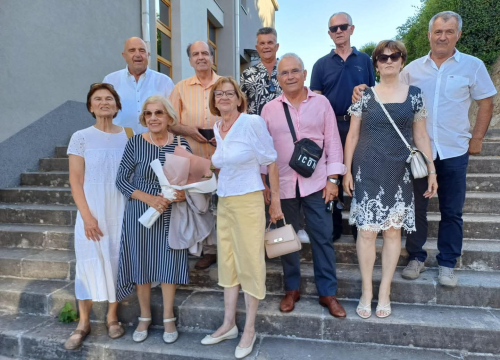 Fotografija 2 - Zlatna matura: Drniški gimnazijalci proslavili 50 godina od završetka škole