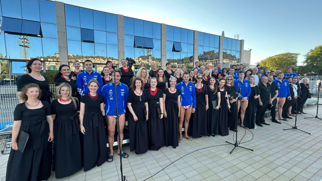 Šibensko kolo maestralno izvelo talijansku i hrvatsku himnu, pala i fotka sa svjetskim prvacima