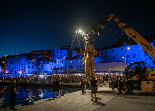 Nebo, zemlja i more spojili se na zatvaranju MDF-a, predstava neke oduševila, drugi tvrde da je primjerenija za Burning Man