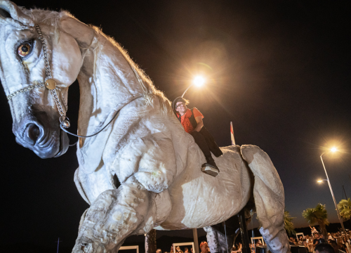Fotografija 17 - FOTO Nebo, zemlja i more spojili se na zatvaranju MDF-a, predstava neke oduševila, drugi tvrde da je primjerenija za Burning Man
