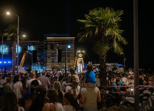 Fotografija 18 - FOTO Nebo, zemlja i more spojili se na zatvaranju MDF-a, predstava neke oduševila, drugi tvrde da je primjerenija za Burning Man