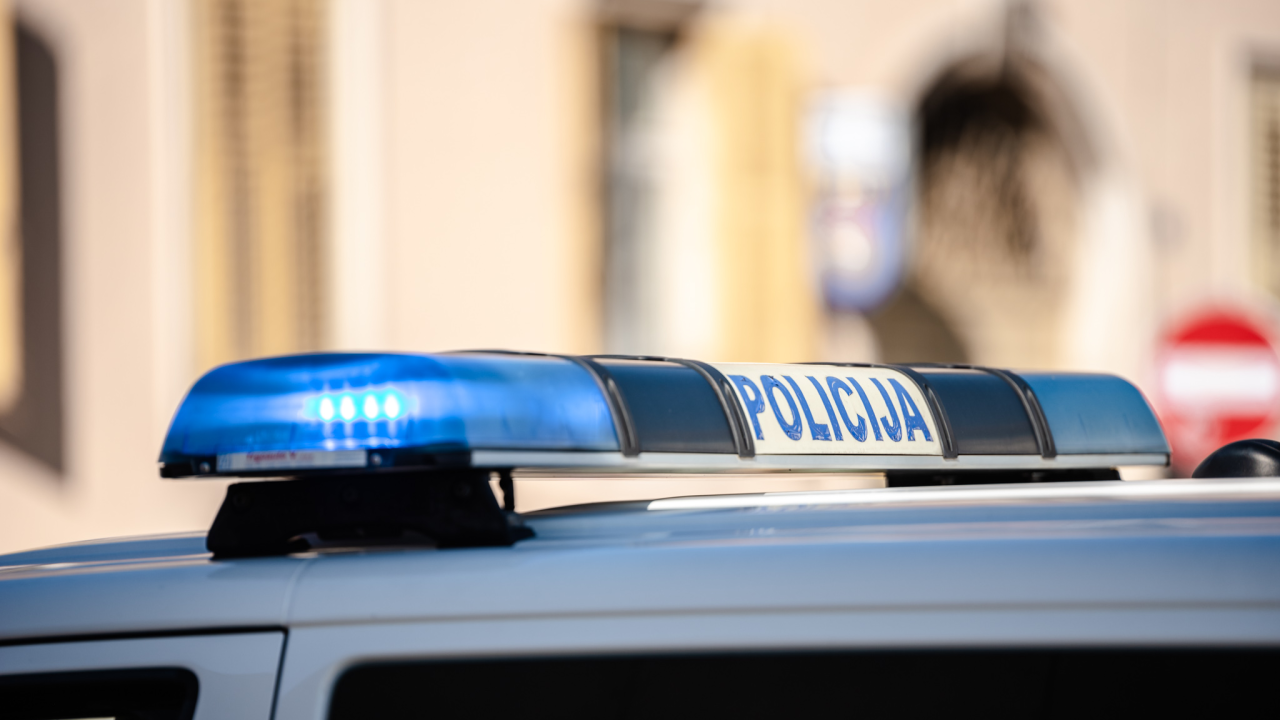 Policija u Šibeniku zaustavila pijanog mopedista (29). Trijeznio se u postaji
