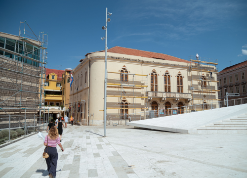 Razglednica iz Šibenika: Između skela, bogate baštine i turističkog ritma