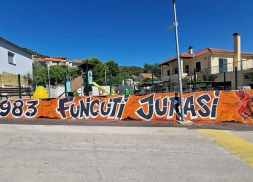 Novi mural u čast Funcutima osvanuo u Jurasima: Narančasto-crni duh Šibenika živi na svakom kantunu grada