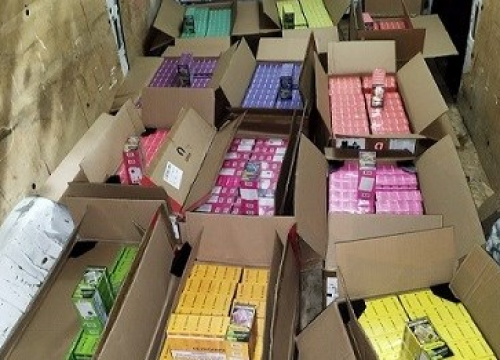 Carinici kod Kistanja zaplijenili 2.600 e-cigareta i hrpu igračaka