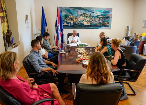 Fotografija 4 - Gradonačelnik Burić primio organizatore MDF-a: 'Siguran sam da će Dječji festival i dalje rasti i razvijati se'