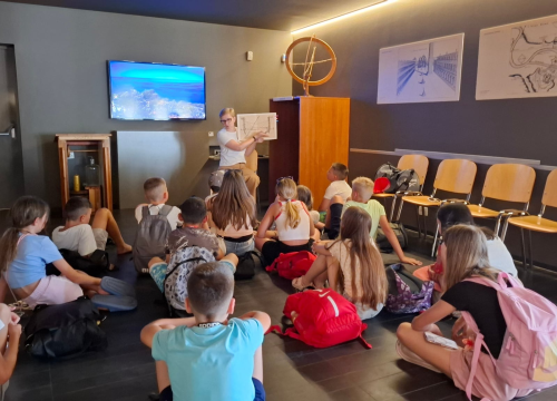 Fotografija 3 - Učenici Katoličke škole u Šibeniku 'Zavrtjeli krug promjena'