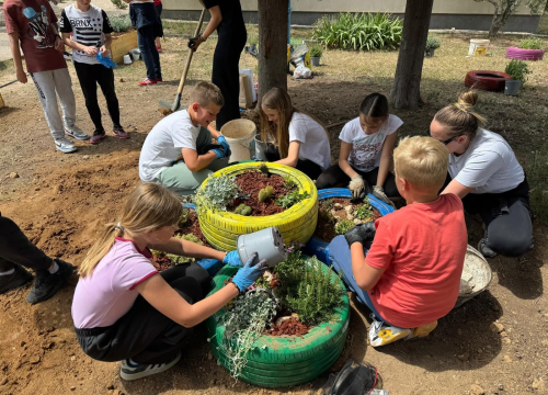 Fotografija 5 - Učenici Katoličke škole u Šibeniku 'Zavrtjeli krug promjena'