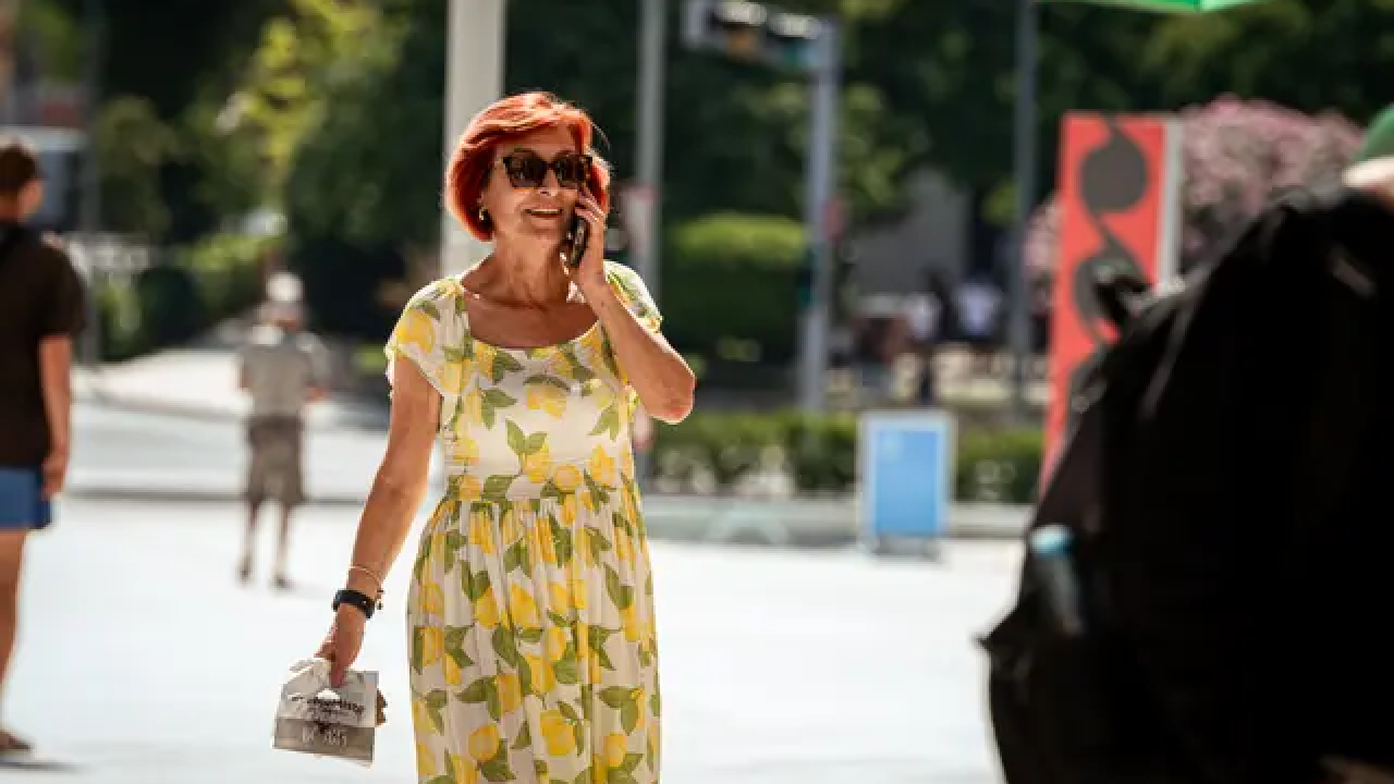 Veseli motivi i lepršavi krojevi osvajaju šibenske ulice