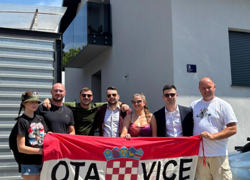 Fotografija 7 - Čavoglave, Drniš, Otavice: Zagreb okupiralo mnoštvo Thompsonovih fanova s hrvatskim zastavama