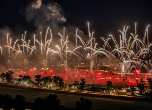 Koncert na Hipodromu počeo vatrometom. Thompson: 'Vratimo se svojim kršćanskim korijenima'