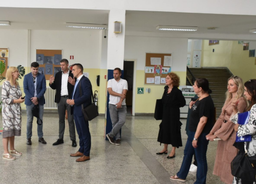 Fotografija 4 - FOTO Župan Rakić u Kninu se sastao s umirovljenicima, sportašima, poduzetnicima, prosvjetarima i zdravstvenim djelatnicima