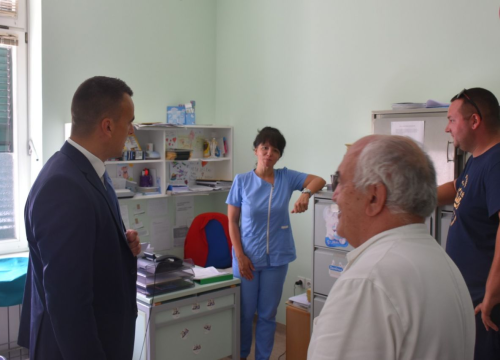 Fotografija 3 - FOTO Župan Rakić u Kninu se sastao s umirovljenicima, sportašima, poduzetnicima, prosvjetarima i zdravstvenim djelatnicima