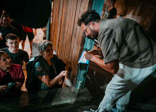 Fotografija 2 - FOTO Gitaristički virtuoz Cory Wong oduševljen Tvrđavom sv. Mihovil, kiša malo skratila koncert