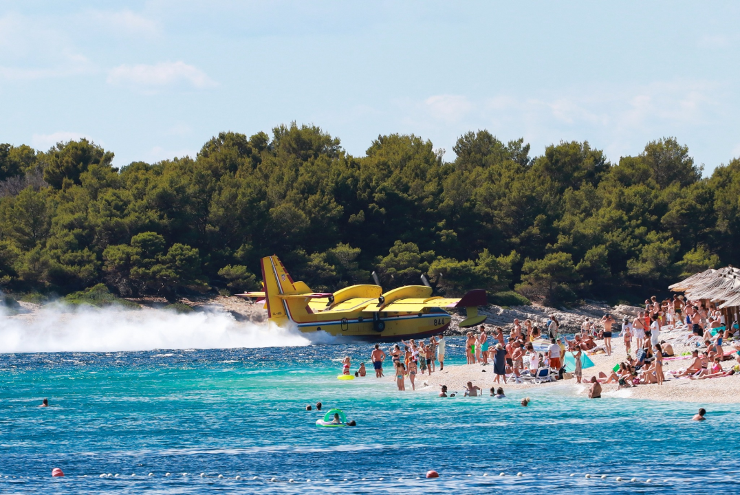 Gašenje požara kod Primoštena pokazalo svu moć zračnih snaga