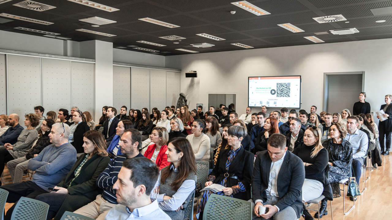 Besplatna radionica za mlade: 'Sastavi svoj studio – snimi svoj podcast'