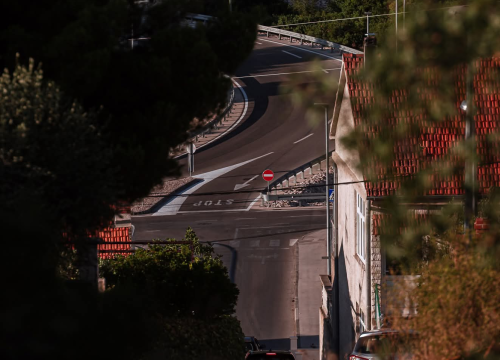 Fotografija 1 - Na brdu iznad Šibenika: Mažurice s pogledom na grad, mirom i zajedništvom