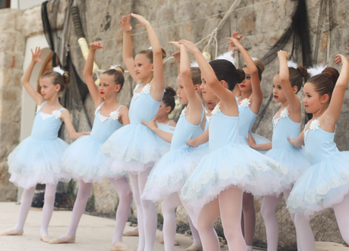 Fotografija 3 - Šibenčanka Meri Višnjić i njene balerine  u Tribunju stvaraju bajku