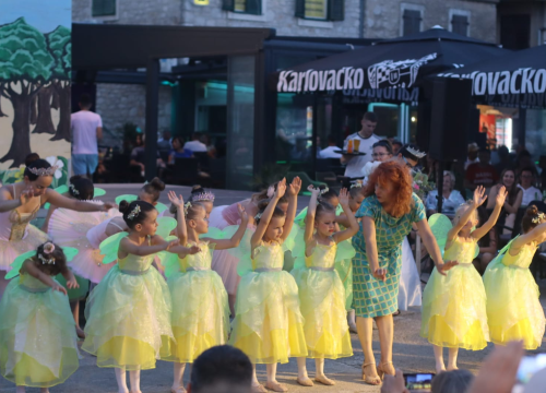 Fotografija 16 - Šibenčanka Meri Višnjić i njene balerine  u Tribunju stvaraju bajku