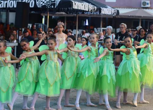 Fotografija 19 - Šibenčanka Meri Višnjić i njene balerine  u Tribunju stvaraju bajku