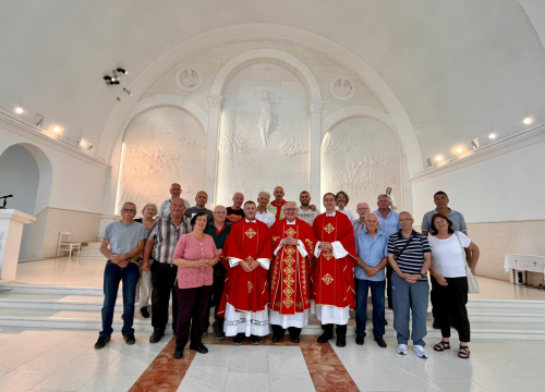 Fotografija 6 - Članovi šibenske Bratovštine sv. Jakova hodočastili u Udbinu