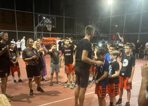 Večernji basket, modna revija i druženje: 'Mozart kup' u čast Draženu Petroviću okupio sve generacije