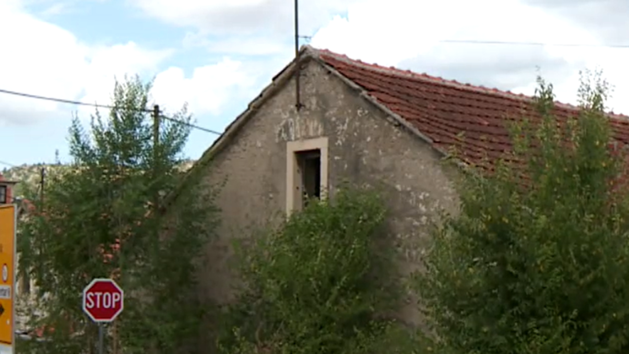 Sladićeva kuća u Drnišu 30 godina čeka obnovu, za pomoć se obratili i županu