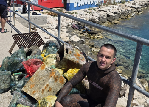 Fotografija 3 - Zajedno za čisto more: Sportsko društvo Gof čistilo morsko dno Rogoznice