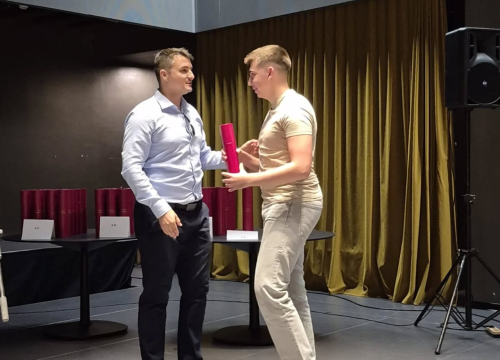 Fotografija 10 - Maturantima šibenske gimnazije dodijeljene svjedodžbe i potvrde o položenoj maturi