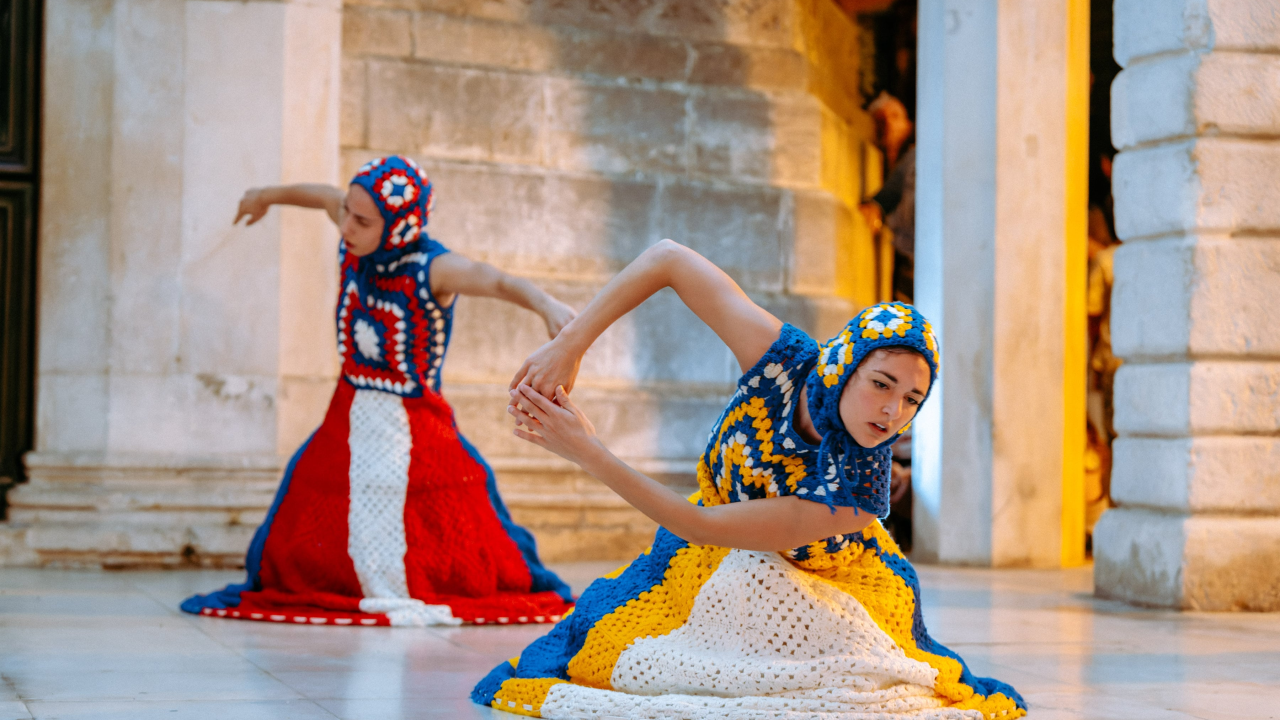 Večer kontrasta na Šibenik Dance Festivalu: Dva prostora, dva svijeta i ista snaga plesa