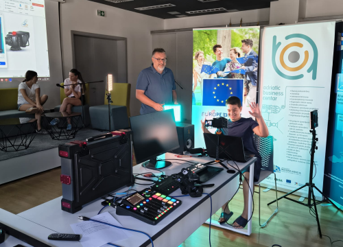 Fotografija 12 - FOTO: Mladi otkrili svijet podcasta u sklopu radionice ‘Sastavi svoj studio – snimi svoj podcast’