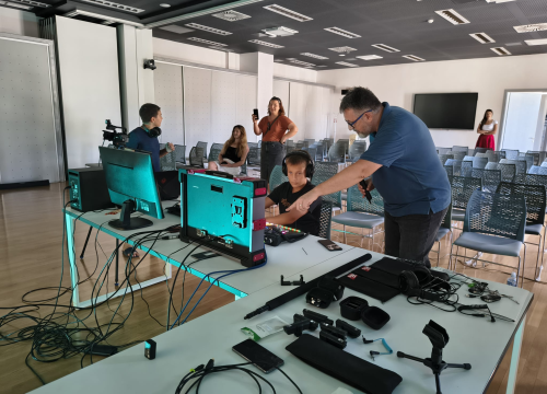 Fotografija 3 - FOTO: Mladi otkrili svijet podcasta u sklopu radionice ‘Sastavi svoj studio – snimi svoj podcast’