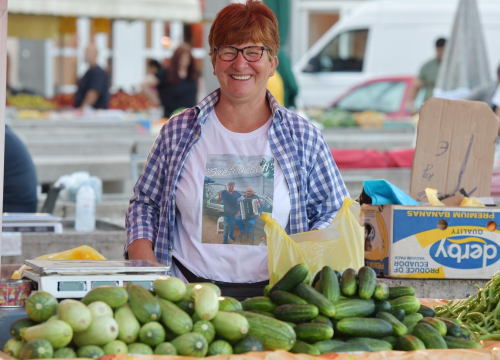 Subotnja špica na šibenskoj pijaci: Boje ljeta, domaći okusi i osmijesi prodavačica