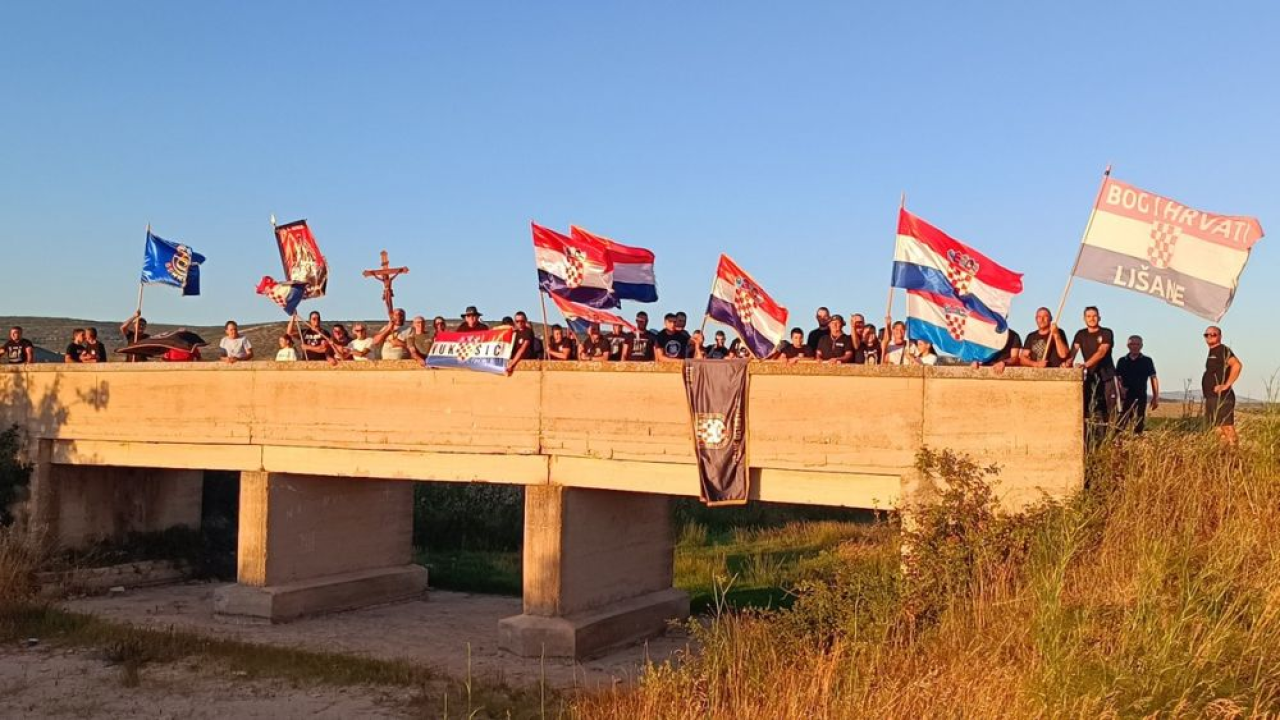 Održana molitvena hodnja u spomen na žrtve Domovinskog rata