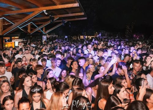 Pogledajte užarenu atmosferu iz vodičke La Playe: Krcat klub na ekskluzivnom koncertu Devita