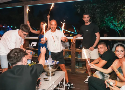 Fotografija 8 - Pogledajte užarenu atmosferu iz vodičke La Playe: Krcat klub na ekskluzivnom koncertu Devita