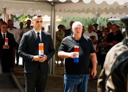 Fotografija 2 - Obilježen Spomendan na poginule branitelje i civile prominskog kraja