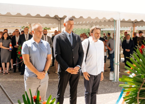 Fotografija 1 - Obilježen Spomendan na poginule branitelje i civile prominskog kraja