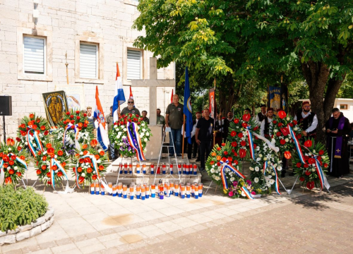 Fotografija 3 - Obilježen Spomendan na poginule branitelje i civile prominskog kraja
