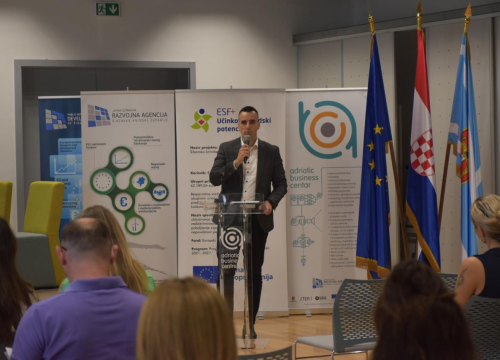 Fotografija 3 - Održana završna konferencija projekta 'Izrada socijalnog plana Šibensko-kninske županije'