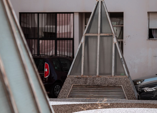 Fotografija 58 - Baldekin 2 i 3: Simbol šibenskog duha, spoj sporta, obrazovanja i sjećanja