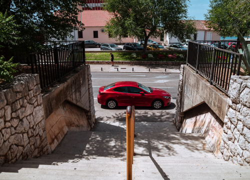 Fotografija 54 - Baldekin 2 i 3: Simbol šibenskog duha, spoj sporta, obrazovanja i sjećanja