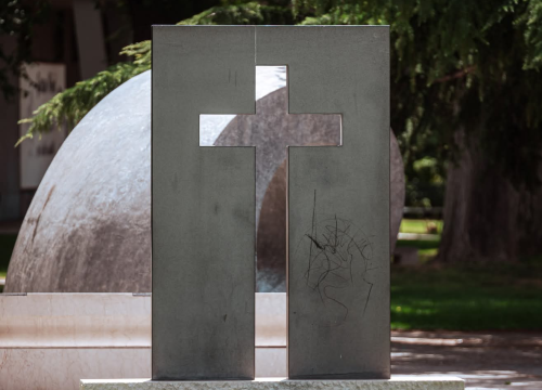 Fotografija 30 - Baldekin 2 i 3: Simbol šibenskog duha, spoj sporta, obrazovanja i sjećanja