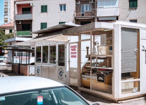 Fotografija 16 - Baldekin 2 i 3: Simbol šibenskog duha, spoj sporta, obrazovanja i sjećanja